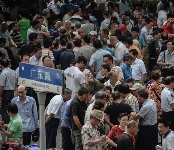 上海 股票市场 解放前_上海股民集散地_广东路营业部深圳股票