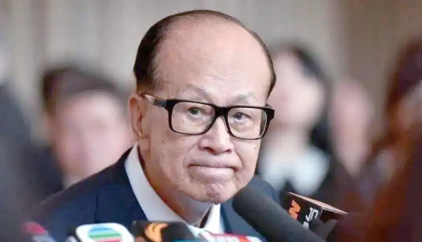 97岁商业巨匠李嘉诚揭示未来十年财富管理四大法宝