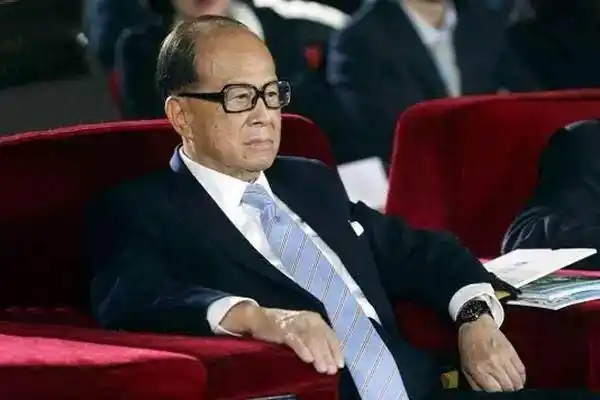 李嘉诚退休_李嘉诚投资理财方法_李嘉诚的理财之道