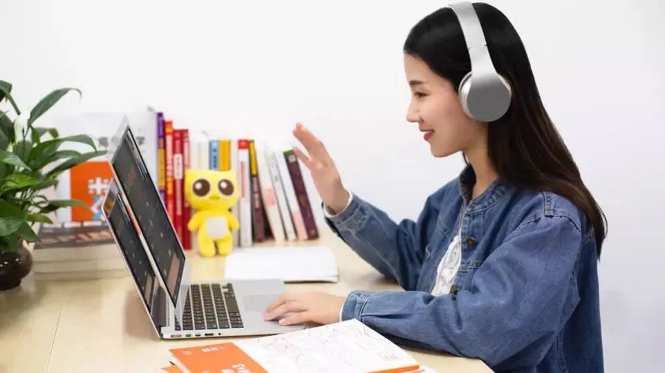 做空机构香橼围猎，跟谁学如何应对质疑和亏损困境？