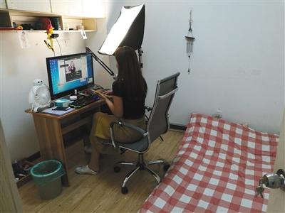 虎牙主播二萱月入过万，粉丝每天刷高额礼物，她是yy最赚钱的吗